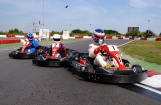  corriendo en la pista 